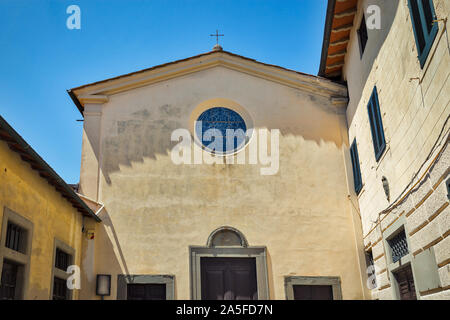 L'église et de l'Conservatorio Santa Marta à Montopoli in Val d'Arno. C'est une municipalité dans la province de Pise dans la région Toscane. Banque D'Images