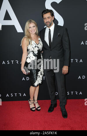 'Ad Astra' la première à l'Arclight Hollywood le 18 septembre 2019 à Los Angeles, CA comprend : Rosi Keshawarz, Donnie Keshawarz Où : Los Angeles, California, United States Quand : 19 Sep 2019 Credit : Nicky Nelson/WENN.com Banque D'Images