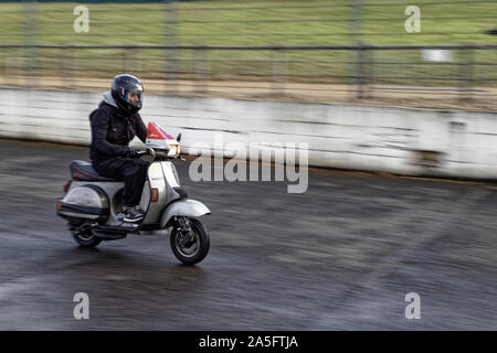 La France, de Linas-Montlhéry. 19 Oct, 2019. Rencontre italienne 2019, l'Autodrome de Linas-Montlhéry le circuit mythique de Linas-Montlhéry, en France. Banque D'Images