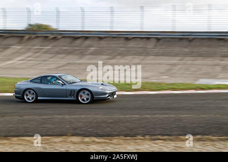 La France, de Linas-Montlhéry. 19 Oct, 2019. Rencontre italienne 2019, l'Autodrome de Linas-Montlhéry le circuit mythique de Linas-Montlhéry, en France. Banque D'Images