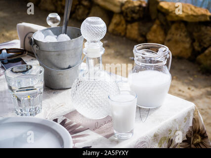 L Arak libanais Ouzo Photo Stock Alamy