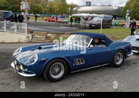 La France, de Linas-Montlhéry. 19 Oct, 2019. Rencontre italienne 2019, l'Autodrome de Linas-Montlhéry le circuit mythique de Linas-Montlhéry, en France. Banque D'Images