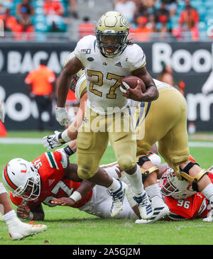 19 octobre 2019 : Georgia Tech Yellow Jackets Jordan running back Mason (27) en action lors d'un match de football contre le collège Les ouragans à Miami le Hard Rock Stadium de Miami Gardens, en Floride. Georgia Tech a gagné 28-21 en prolongation. Mario Houben/CSM Banque D'Images