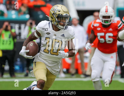 19 octobre 2019 : Georgia Tech Yellow Jackets wide receiver Ahmarean Brown (10) en action lors d'un match de football contre le collège Les ouragans à Miami le Hard Rock Stadium de Miami Gardens, en Floride. Georgia Tech a gagné 28-21 en prolongation. Mario Houben/CSM Banque D'Images