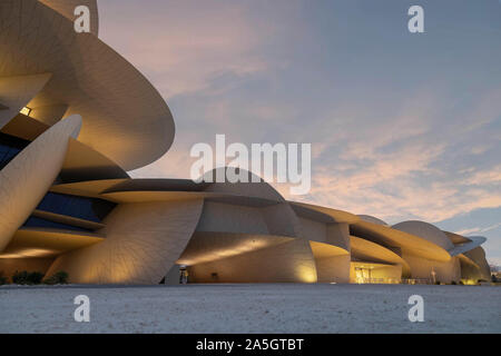 Vue du coucher de soleil au Qatar National Museum