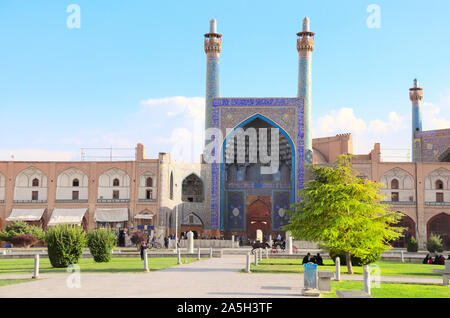 Sur la mosquée d'Imam de Naqsh-e Jahan Shah (Square Square, Place Imam), deuxième plus grande place du monde, Isfahan, Iran. Les sites du patrimoine mondial de l'UNESCO Banque D'Images