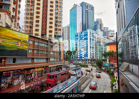 Vue surélevée de la rue Yee WO à Causeway Bay, Hong Kong, Chine. Banque D'Images