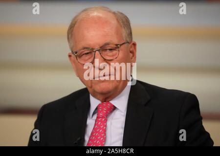 Berlin, Deutschland. 20 Oct, 2019. Dr. Wolfgang Ischinger (Président de la Conférence de Munich sur la sécurité) sur l'ARD talk show sur ANNE VA à Berlin 20.10.2019 sujet de l'émission : Erdogan marche triomphale 'A' est l'Europe continue d'assister impuissants ? Utilisation dans le monde entier | Credit : dpa/Alamy Live News Banque D'Images