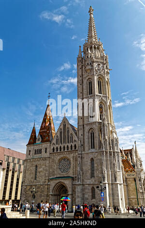 Budapest, Hongrie. 16 août, 2019. L'église de l'Assomption de la château de Buda, plus communément connue sous le nom de Matthias Church (église de Matyas). Banque D'Images