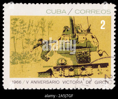 Cuba - vers 1966 : Stamp dédié à l'anniversaire de la bataille à Cuba en 1961 Playa Giron dans la baie des Cochons. Vers 1966 Banque D'Images