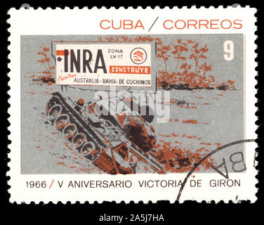 Cuba - vers 1966 : Stamp dédié à l'anniversaire de la bataille à Cuba en 1961 Playa Giron dans la baie des Cochons. Vers 1966 Banque D'Images