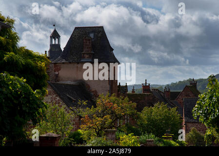 Beau village collonges la rouge dans la région correze en france Banque D'Images