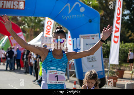 Palerme, Italie. 20 Oct, 2019. L'exécution de la Sicile 2019 - Anna Incerti remporte le Semi Marathon à Palerme. (Photo de Antonio Melita/Pacific Press) Credit : Pacific Press Agency/Alamy Live News Banque D'Images