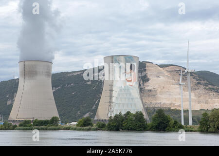 Centrale nucléaire de Cruas sur le Rhône, France. Banque D'Images