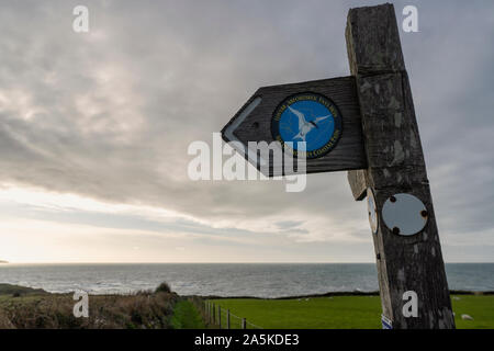 Pancarte "le sentier du littoral d'Anglesey Banque D'Images