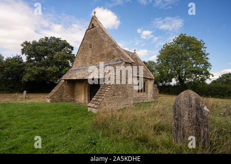 L'ancien choeur près de Leigh dans Wiltshire - une petite partie d'une église plus grande à gauche après le bâtiment principal a été déplacé d'un mille en 1896 Banque D'Images