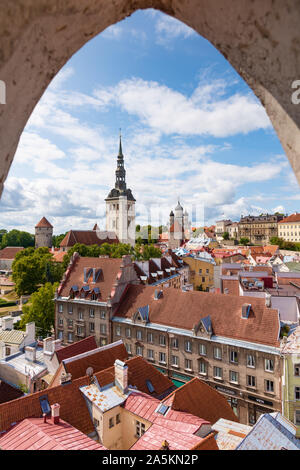 Vue de l'hôtel de ville de Tallinn, Estonie Tour Banque D'Images
