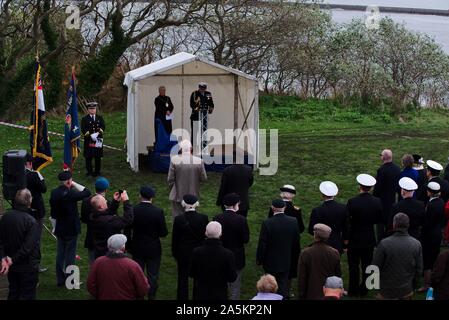 Tynemouth, Angleterre, 21 octobre 2019. Le Commodore Phil Waterhouse RN ADC, commandant régional de la Marine, dans le Nord de l'Angleterre, la prestation de l'Oraison funèbre à l'assemblée annuelle toast à l'Amiral Lord Collingwood Collingwood à's Monument à Tynemouth sur Trafalgar Day. Banque D'Images