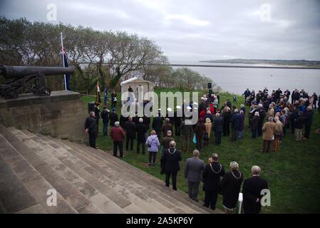 Tynemouth, Angleterre, 21 octobre 2019. Des dignitaires, invités d'honneur et des membres du public assistant à la Journée annuelle de Trafalgar toast à l'Amiral Lord Collingwood Collingwood à's Monument à Tynemouth. Banque D'Images