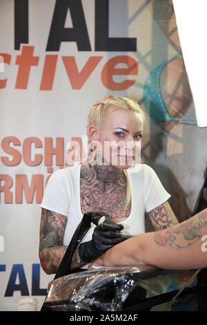 SARA , DASUESSE URBAIN auf der 23. Venus Berlin 2019 dans den Messehallen Unter dem Funkturm. Berlin, 19.10.2019 Banque D'Images