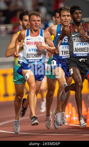 DOHA - QATAR 27 SEPT : Andrew Butchart de Grande-bretagne & NI concurrentes dans le 5000m chauffe le jour 1 de la 17e Championnats du monde d'athlétisme de l'IAAF 2019 Banque D'Images