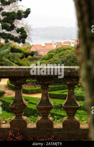 Lisbonne, Portugal- 28 décembre 2017, l'art topiaire:jardin dans le jardin botanique de Ajuda en hiver à Lisbonne, Portugal Banque D'Images