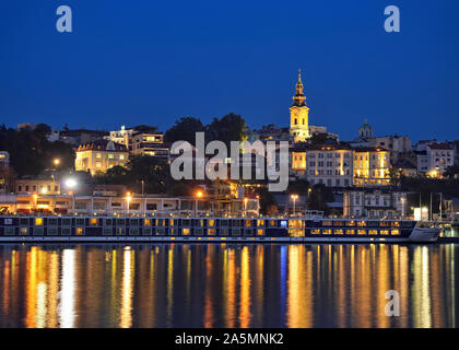 Vue sur le centre-ville de Belgrade de l'ensemble du Danube, Serbie Banque D'Images