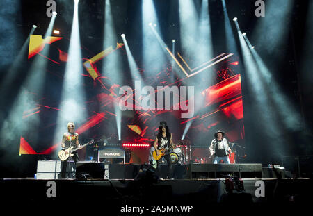 Octobre 21, 2019, Tijuana, Baja California, Mexique : Le groupe rock Guns N' Roses joue sur scène pendant un concert sur leur le pas dans cette vie d' à l'Estadio Caliente. (Crédit Image : © Alfred KC/Zuma sur le fil) Banque D'Images