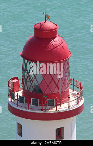 Haut de Beachy Head, qui se distingue par les falaises blanches de la côte sud de l'Angleterre a gardé les navires de passage en sécurité depuis 1902. 141 pi de hauteur. Banque D'Images