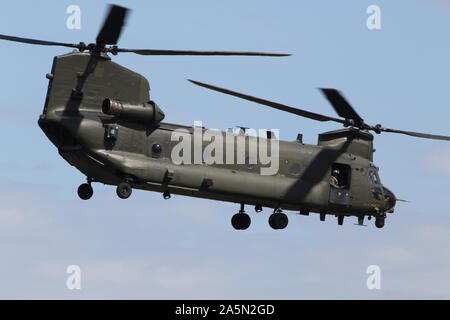 ZA720, un Boeing Chinook HC6A utilisés par la Royal Air Force, à l'Aéroport International de Prestwick en Ayrshire. Banque D'Images