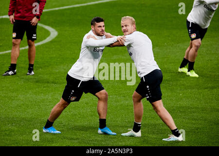 Madrid, Espagne. 21 Oct, 2019. Les joueurs du Bayer 04 Leverkusen assister à la session de formation avant le match de la Ligue des Champions entre l'Atletico de Madrid et Bayer 04 Leverkusen au stade Wanda Metropolitano de Madrid. Credit : SOPA/Alamy Images Limited Live News Banque D'Images