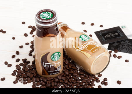 BANGKOK, THAÏLANDE - Mars 03, 2017 : Bouteille de boisson de café Starbucks Frappuccino 9,5 once. Banque D'Images