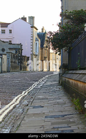 Merton street menant à la voie logique derrière la High Street à Oxford avec de vieux pavés et dalles près de l'hôtel Mercure Eastgate Banque D'Images