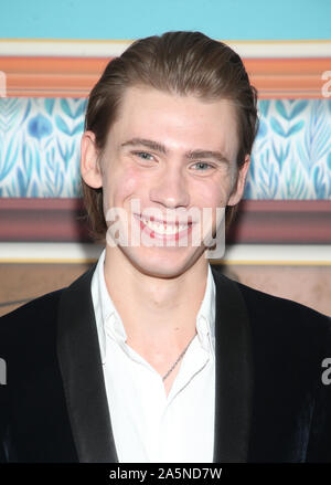 Hollywood, CA. 21 Oct, 2019. Owen Teague, à première de HBO'S 'Mrs. Fletcher' at Avalon Hollywood à Hollywood, Californie le 21 octobre 2019. Credit : Faye Sadou/media/Alamy Punch Live News Banque D'Images