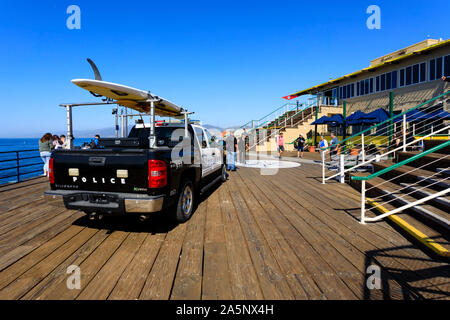 Santa Monica Chevrolet Silverado véhicule de patrouille de police hybride au bout de la jetée , Californie, États-Unis d'Amérique. ÉTATS-UNIS. Octobre 2019 Banque D'Images