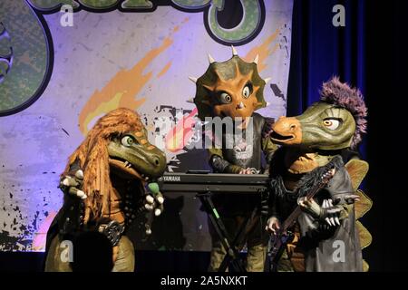 Wil, Suisse. 20 Oct, 2019. Heavysaurus est le premier groupe de rock avec encore de liens d'hard rock et heavy metal, le tout dans un spectacle de scène spectaculaire avec un vrai groupe live - en costumes de dinosaures | Conditions de crédit dans le monde entier : dpa/Alamy Live News Banque D'Images