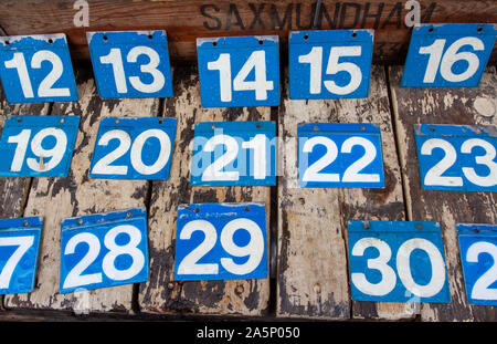 Bleu et blanc attrayant de plaques d'affichage Banque D'Images