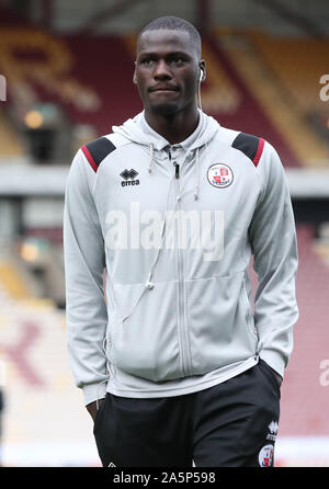 Bradford, Royaume-Uni. 19 octobre 2019 de la ville de Crawley Beryly Lubala pendant le ciel parier match Ligue deux entre Bradford City et Crawley Town à l'énergie Utilita Stadium à Bradford. Des photos au téléobjectif : Crédit / Alamy Live News Banque D'Images