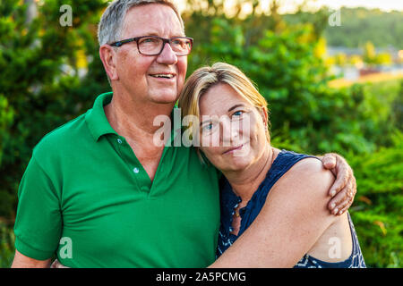 Portrait of happy senior couple Banque D'Images