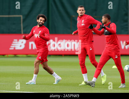 Mohamed Salah de Liverpool (à gauche), Dejan Lovren (centre) et Rhian Brewster pendant une session de formation à Melwood Terrain d'entraînement, Liverpool. Banque D'Images