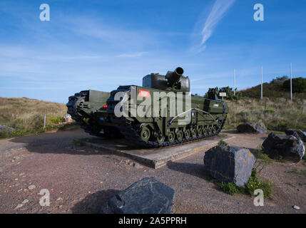 La Churchill AVRE réservoir 1 Charlie sur la plage Juno, en Normandie Banque D'Images