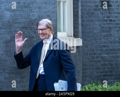 London UK 22 oct.2019, Sir Bill Cash MP Présidente de la Chambre des Communes' Commission de contrôle arrive au 10 Downing Street, London Credit Ian Davidson/Alamy Live News Banque D'Images