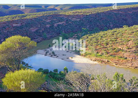 Vue de la Murchison River gorge dans le Parc National de Kalbarri dans le milieu de l'ouest de l'Australie-Occidentale en Australie. Banque D'Images