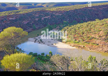 Vue de la Murchison River gorge dans le Parc National de Kalbarri dans le milieu de l'ouest de l'Australie-Occidentale en Australie. Banque D'Images