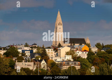 Tour de l'église Hallgrimskirkja, Reykjavik, Islande Banque D'Images