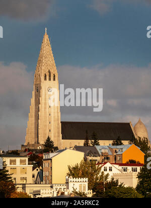 Tour de l'église Hallgrimskirkja, Reykjavik, Islande Banque D'Images