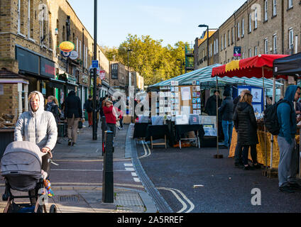 Marché du samedi, Broadway Market, London Fields, Hackney, Londres, Angleterre, Royaume-Uni Banque D'Images