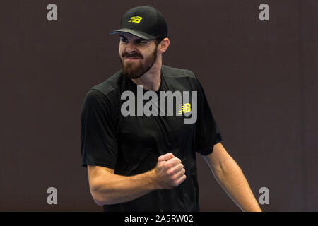 St Jakobshalle, Bâle, Suisse. 22 octobre, 2019. Tennis ATP World Tour, Swiss Indoors ; Reilly Opelka (USA) célèbre gagner contre Christian Garin (CHI) - usage éditorial : Action Crédit Plus Sport/Alamy Live News Banque D'Images