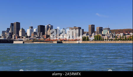 Ville de Montréal et du fleuve Saint-Laurent à l'automne, Canada Banque D'Images