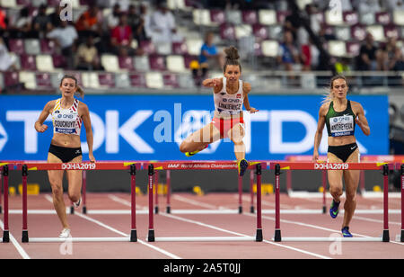 DOHA - QATAR 1 Oct : Joanna Linkiewicz de Pologne en compétition dans le 400m haies chauffe le 5ème jour de la 17e Championnats du monde d'athlétisme de l'IAAF 2019, Kalif Banque D'Images